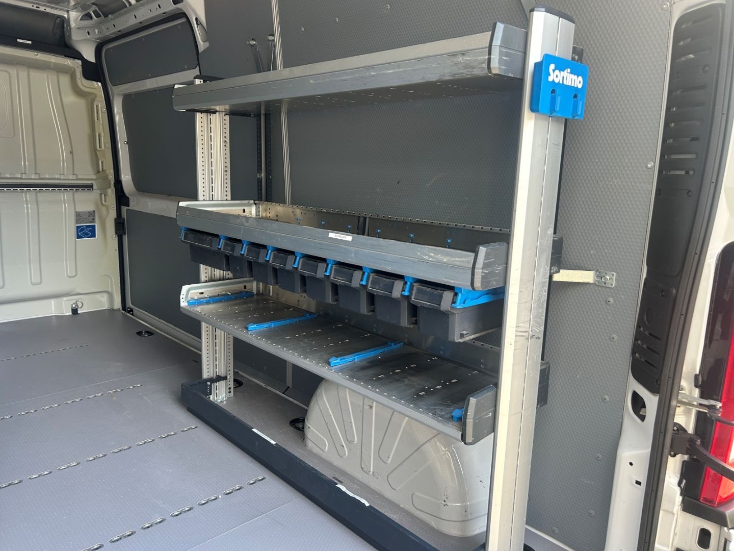 Fahrzeugabbildung Fiat Ducato Maxi Grossr.-Kasten 35 180 L4H2 Sortimo,2