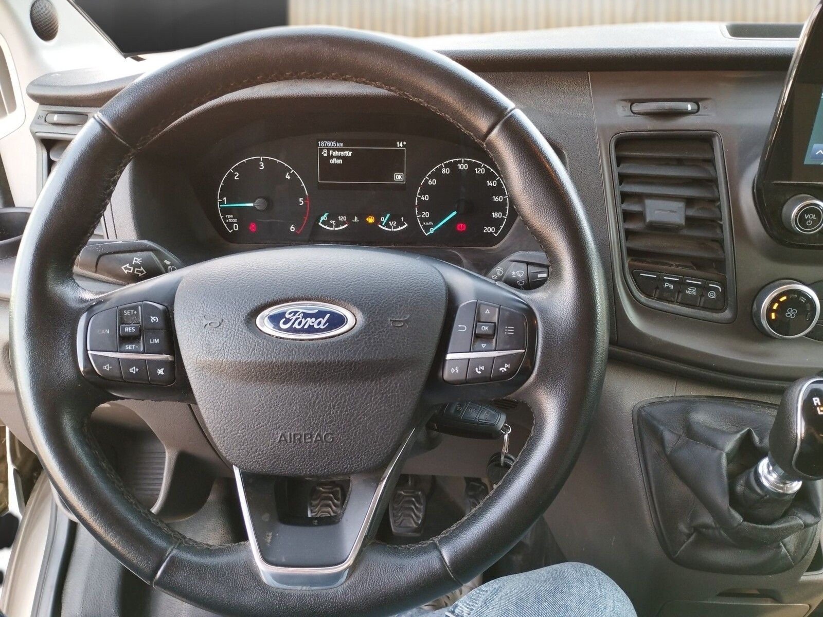 Fahrzeugabbildung Karmann Dexter 560 4x4 Allrad, 170 PS