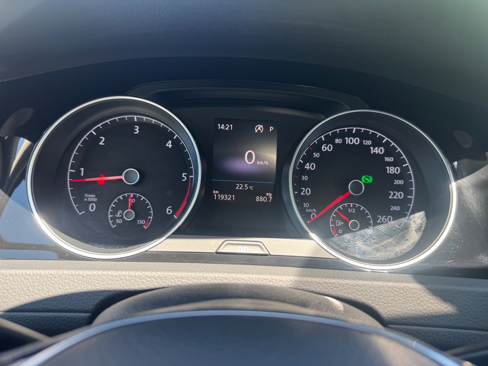 Fahrzeugabbildung Volkswagen Golf VII Lim. Highline LED+ACC+Tempomat