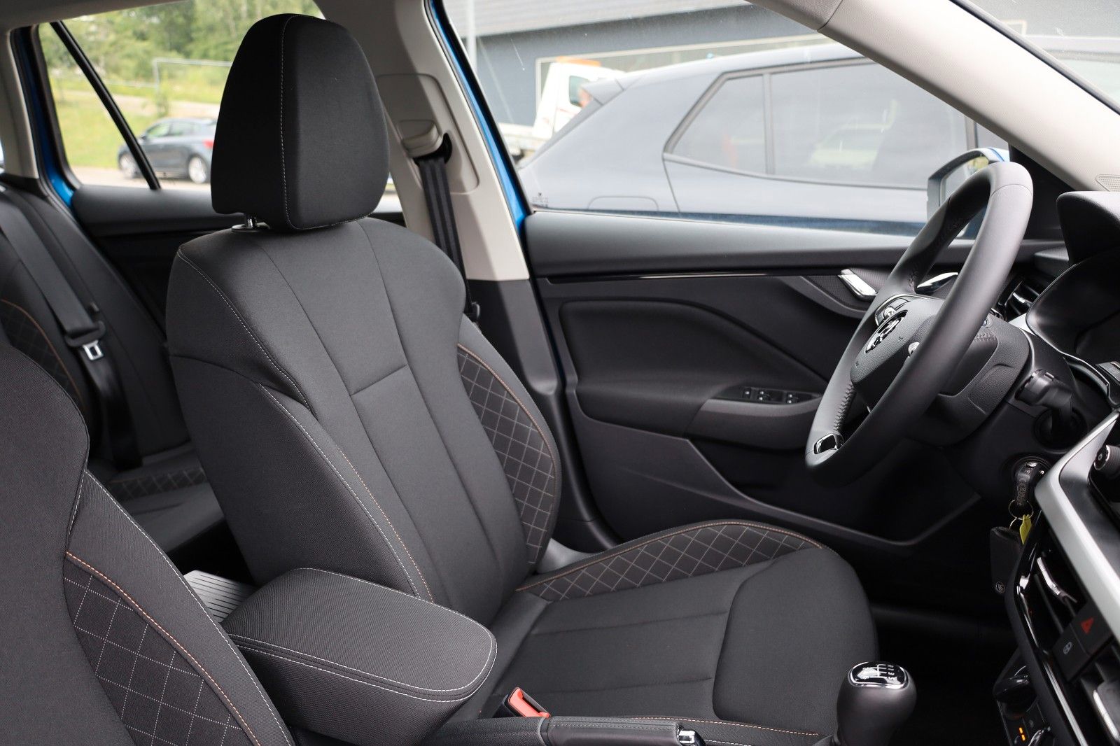 Fahrzeugabbildung SKODA Kamiq 1.0 Ambition *AHZV*5J.GAR*SHZ*Kamera