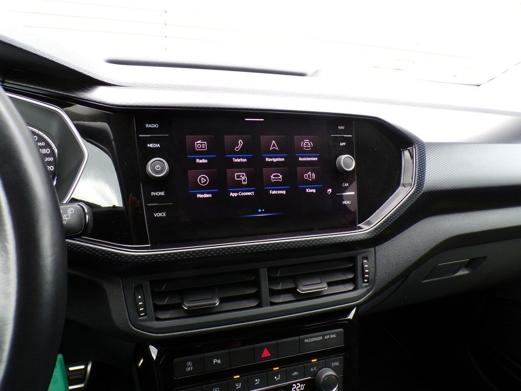 Fahrzeugabbildung Volkswagen T-Cross 1.0 TSI DSG Life *AHK*LED*NAVI*LaneAssis