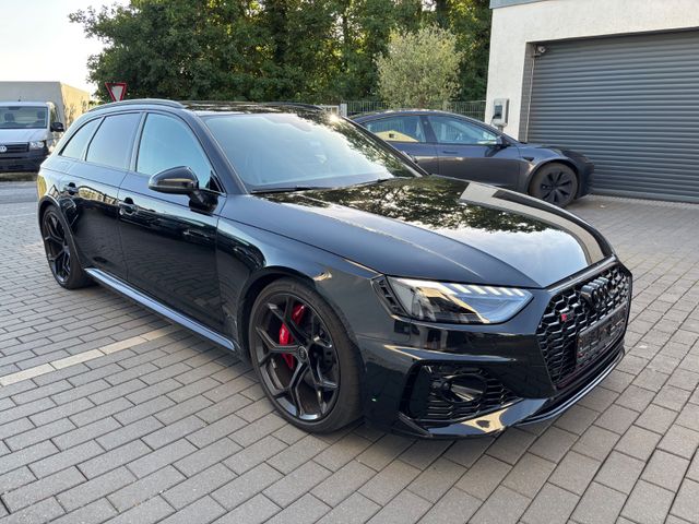 AUDI RS4 Avant 2.9 TFSI quattro Competition AHK Pano