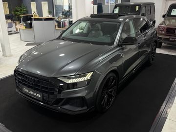 Audi Q8 - 1