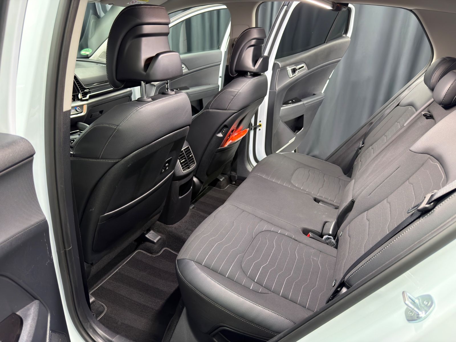 Fahrzeugabbildung Kia Sportage 1.6 T-GDI Vision DCT 4WD |LED|RF-CAM