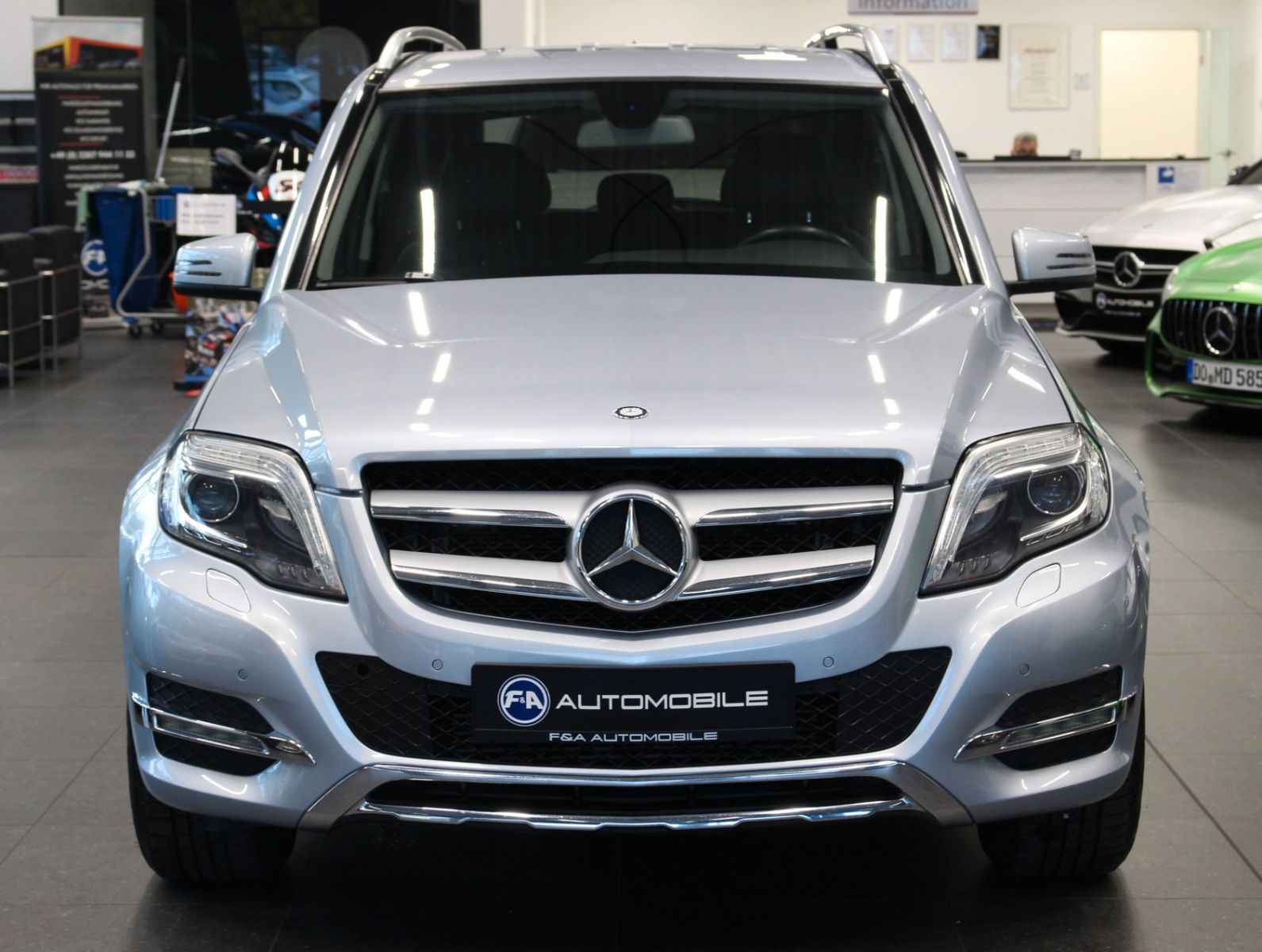 Fahrzeugabbildung Mercedes-Benz GLK 200 CDI*Sport Paket*NAVI*AHK*Bi-Xenon