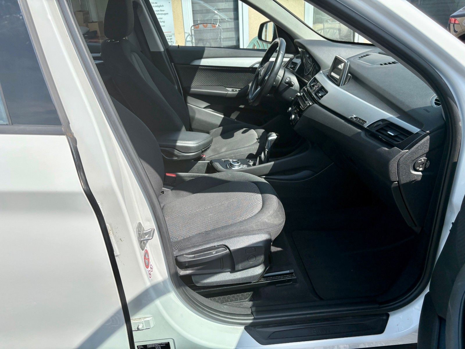 Fahrzeugabbildung BMW X1 xDrive18d Aut. Navi M SPORTLENKRAD Scheckheft