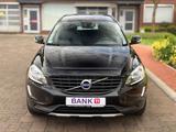 Volvo XC60 2WD/Pdc/Ahk/Mfl/Ac/ - Volvo XC60 mit Diesel-Antrieb: Geländewagen
