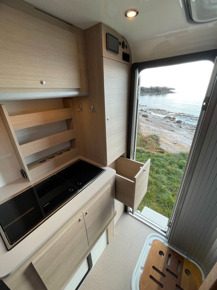 Fahrzeugabbildung Andere OVERLANDER 240