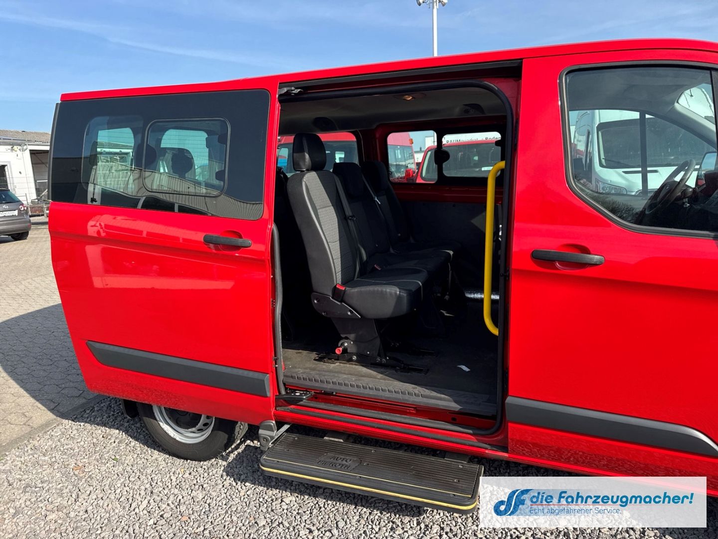 Fahrzeugabbildung Ford Transit Custom Kombi 300 L1 2.2 TDCi *1593 Expor