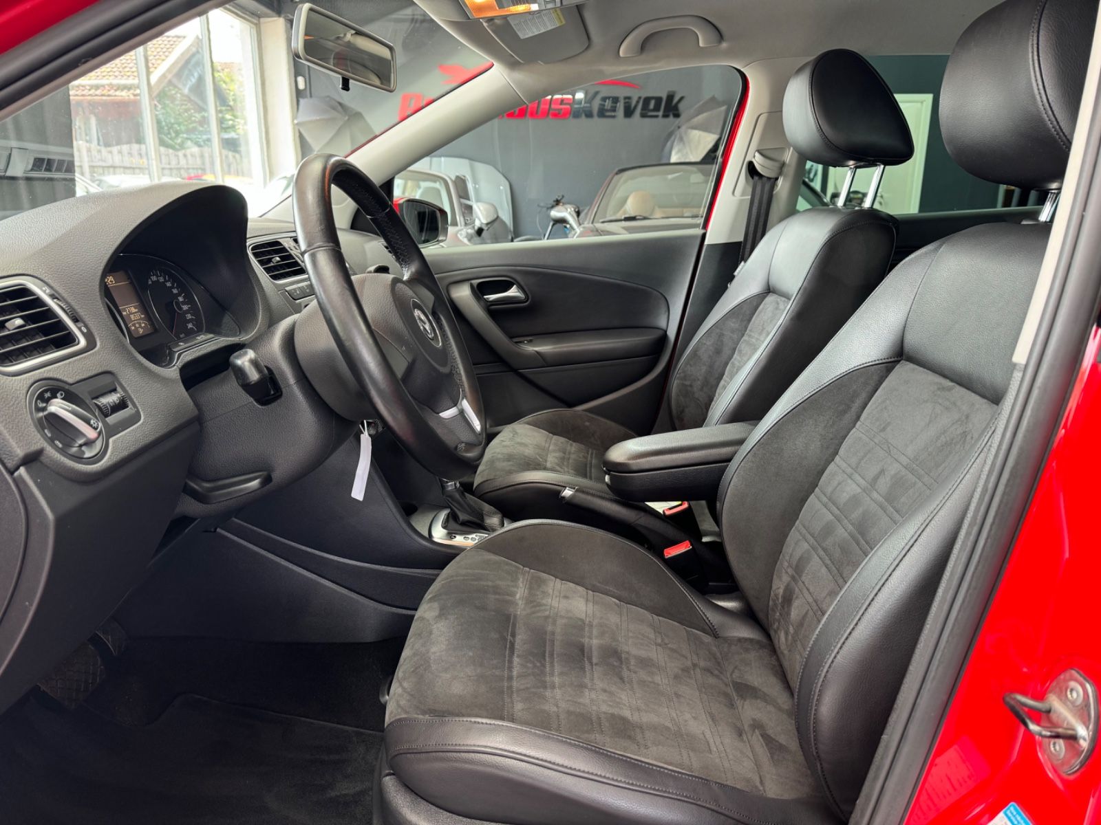 Fahrzeugabbildung Volkswagen Polo V Highline*AUTOMATIK*TOPZUSTAND*SCHECKHEFT*