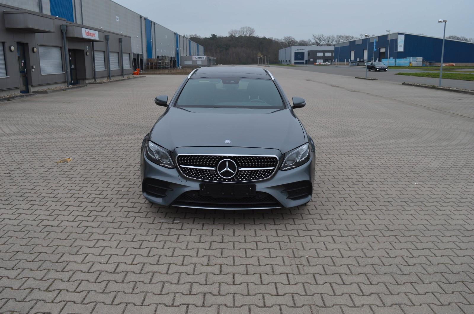 Mercedes-Benz E 350 d AMG  PANO BURMESTER LED WIDESCHREEN