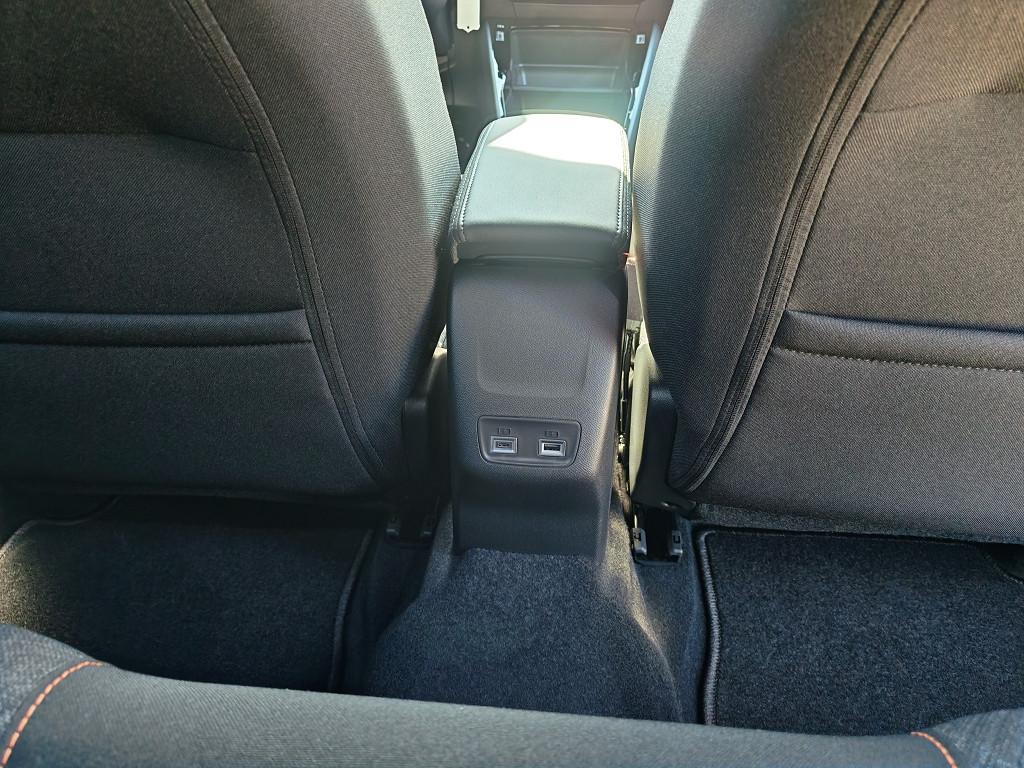 Peugeot 2008 e- Business KLIMA PDC SHZ KAMERA NAVI LED