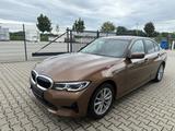 BMW 320i *Auto*Head-Up*Schiebedach*Navi*Kam*Keyless* - BMW 320 Gebrauchtwagen in München