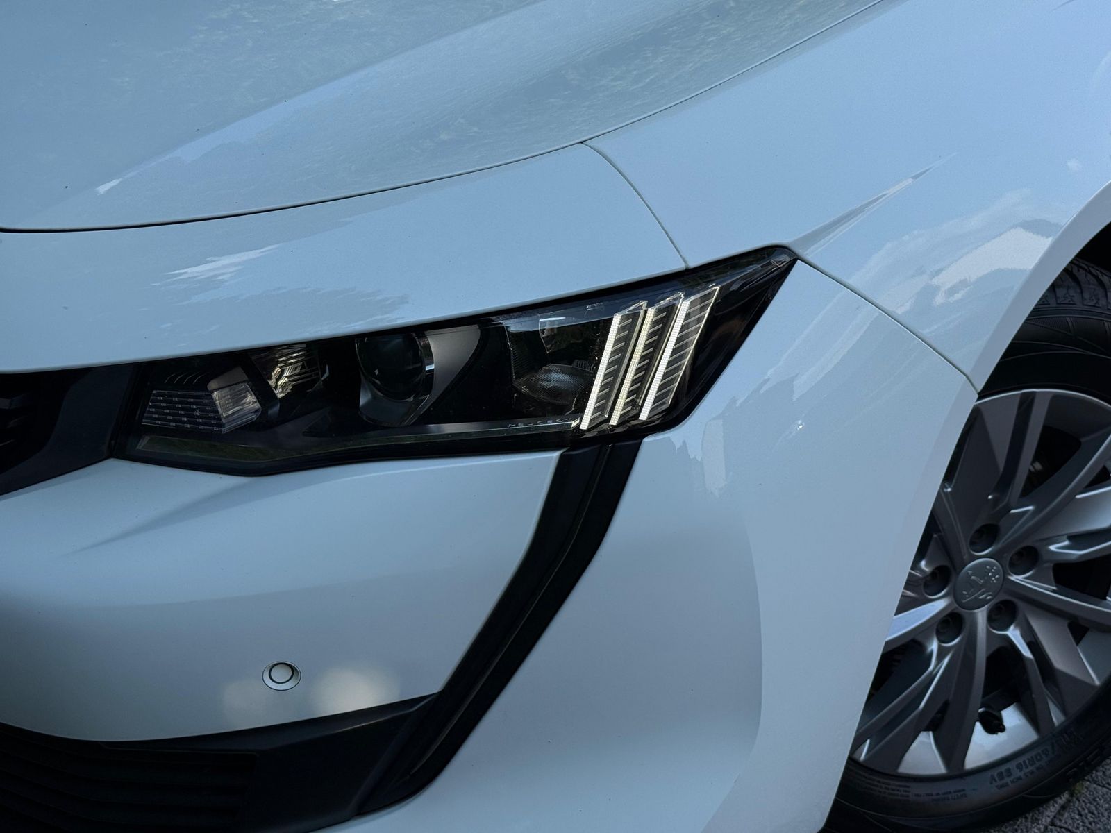 Fahrzeugabbildung Peugeot 508 1.5 Blue-HDI Active NAV+SHZ+KAM180°+TEMP+MFL