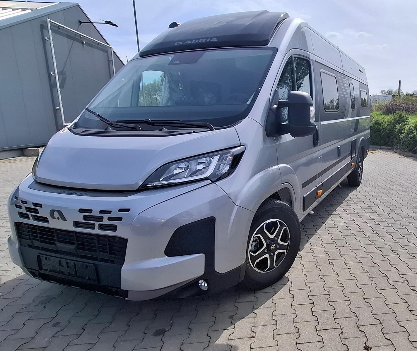 Adria Twin 60Y 640 SGX Jubilee
