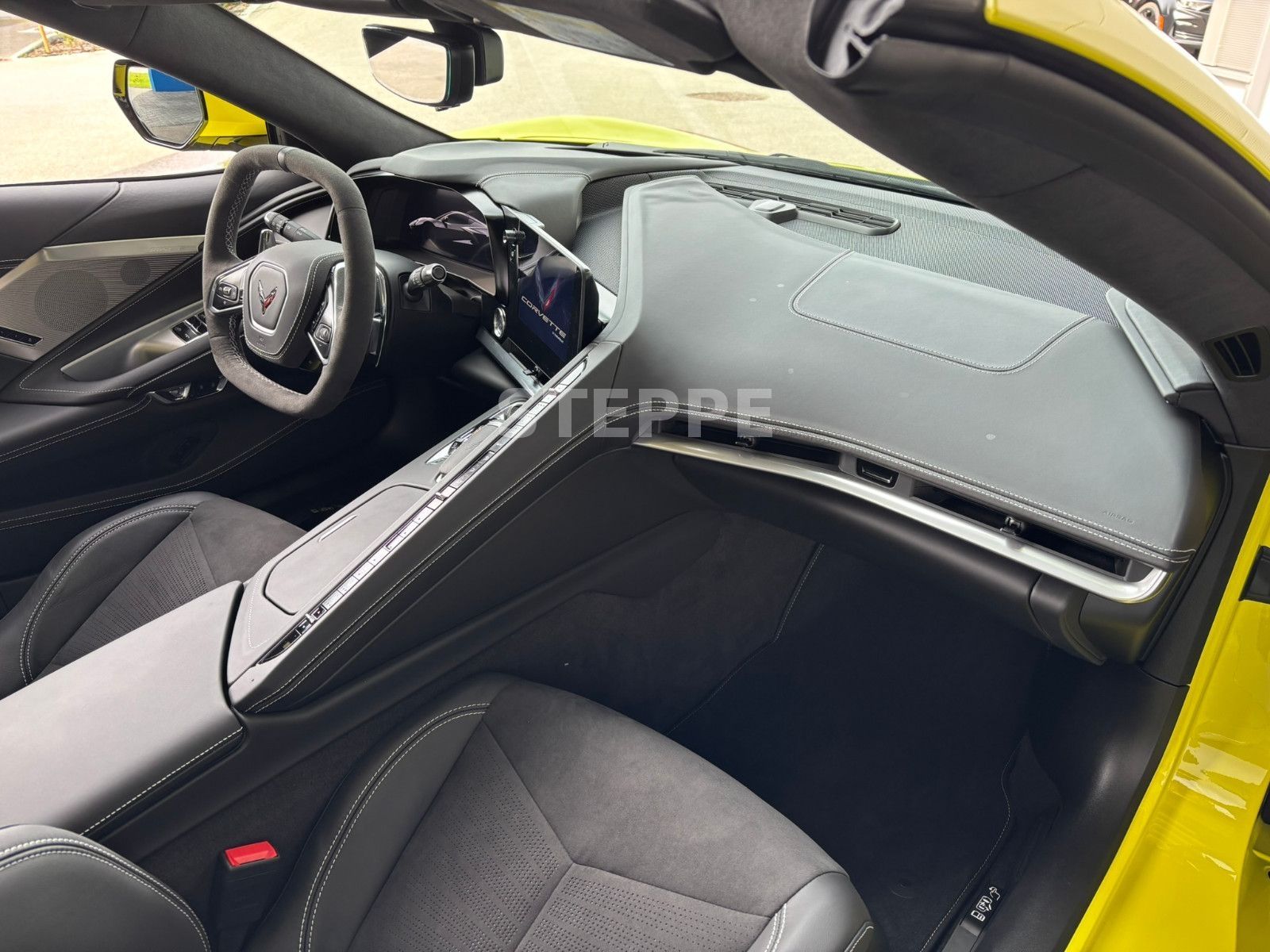 Corvette C8 Stingray Convertible 3LT Europamodell STEPPE