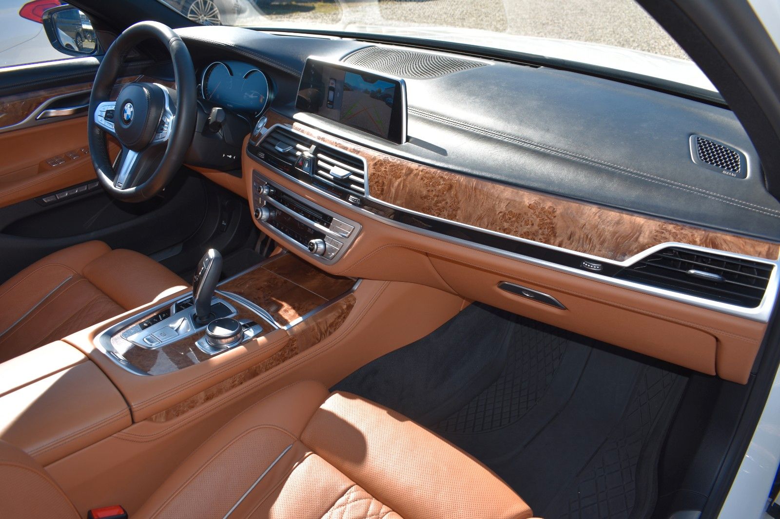Fahrzeugabbildung BMW 750d Lim xDrive M Sport Laser 1 Hand Voll TVfond