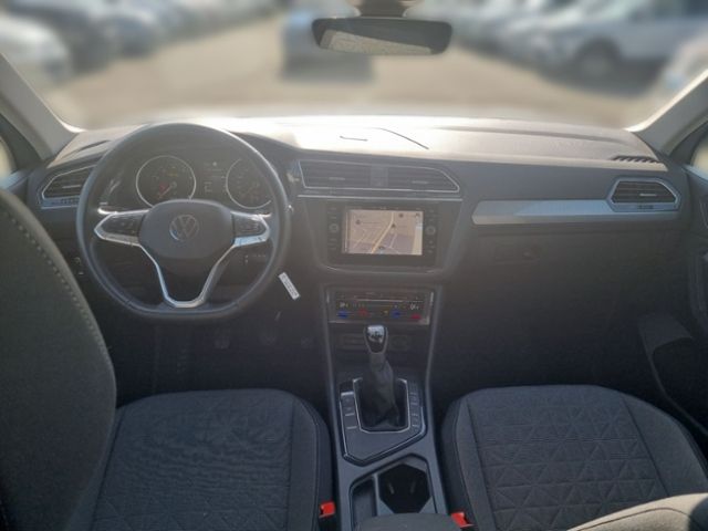 Fahrzeugabbildung Volkswagen Tiguan 1.5 TSI Life NAVI ACC LED SHZ