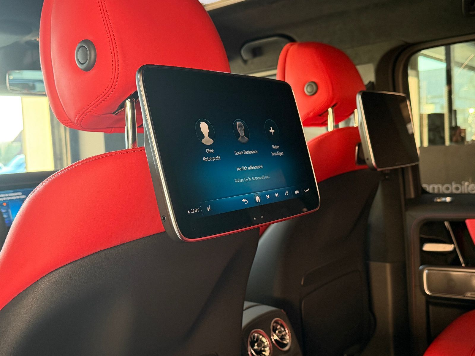 Fahrzeugabbildung Mercedes-Benz G 63 AMG/ A22/ FOND-TV/CARBON/RED/SUPERIOR/UNI