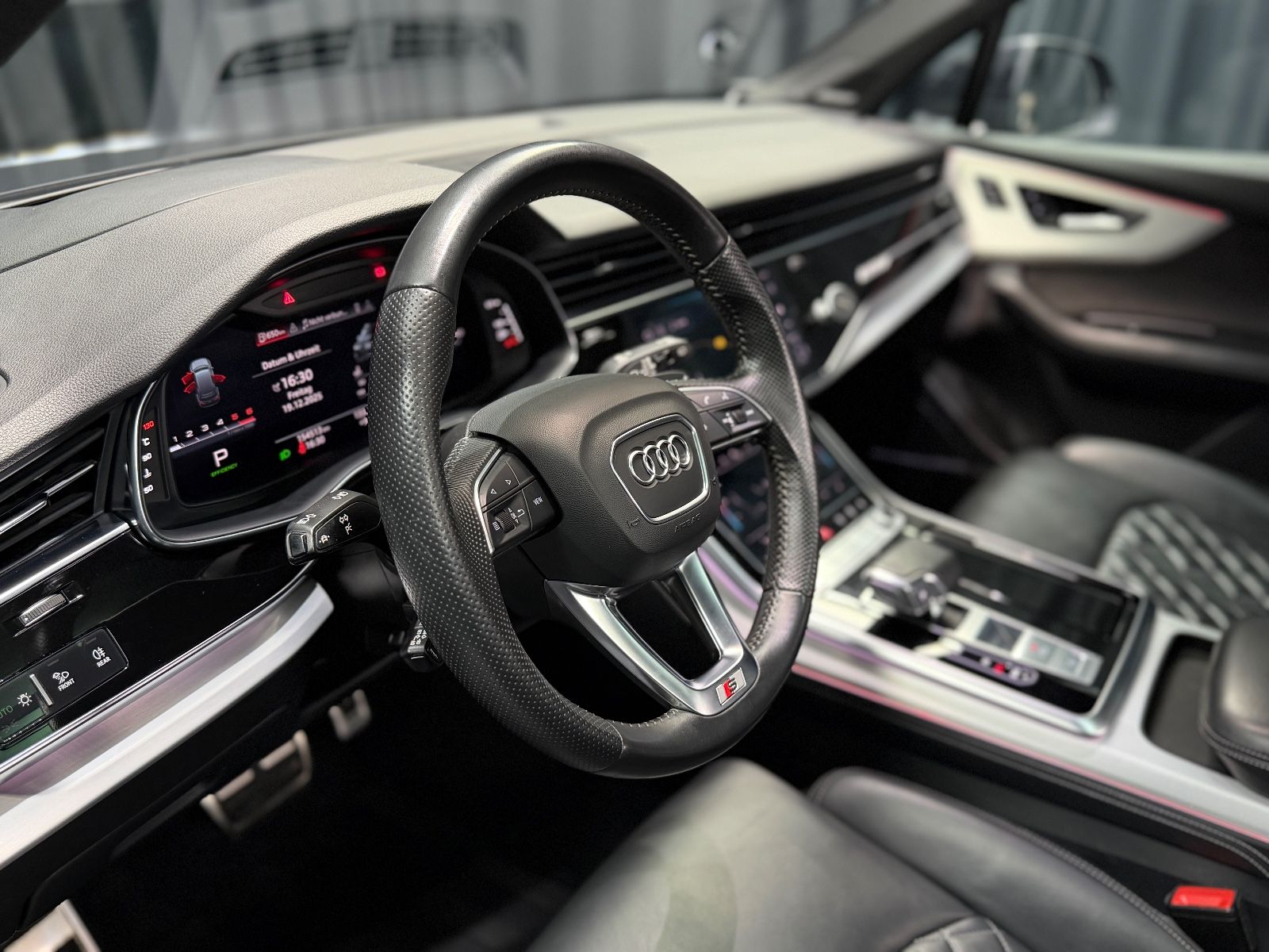 Fahrzeugabbildung Audi SQ7 4.0 TDI quattro|3D BANG&OLUFSEN|PANORAMA|AHK