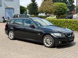BMW 325 i 3 Touring *Panorama *Xenon *Navi *PDC - BMW 325 mit 5 Türen