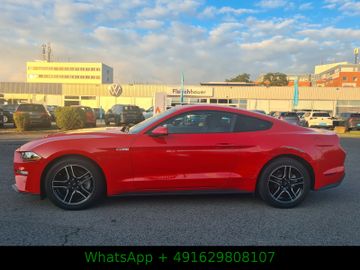 Ford Mustang - 4