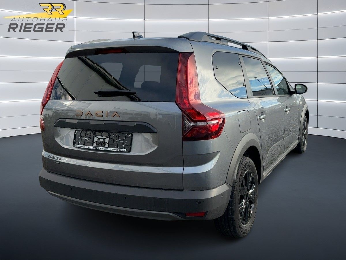 Fahrzeugabbildung Dacia Jogger Extreme Hybrid 140 7-Sitzer