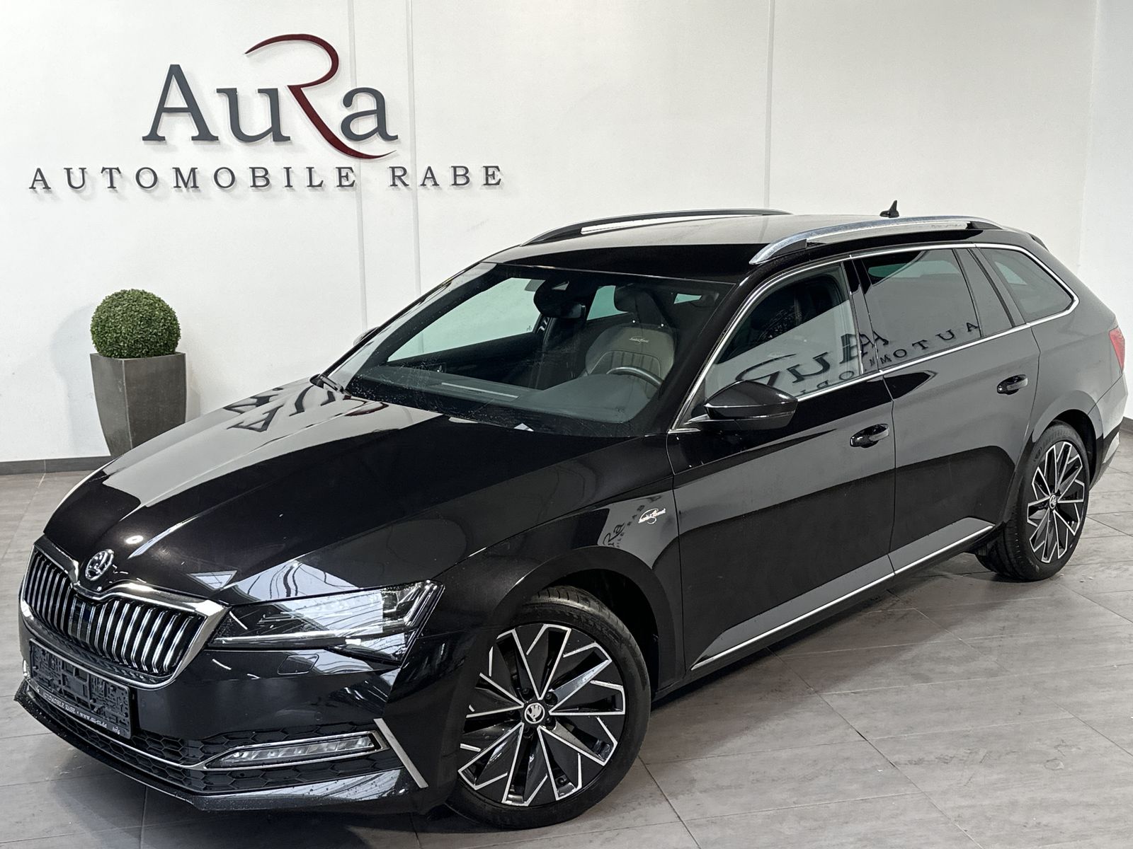 Fahrzeugabbildung SKODA Superb Combi 2.0 TDI DSG L&K NAV+LED+KAM+ACC+VC