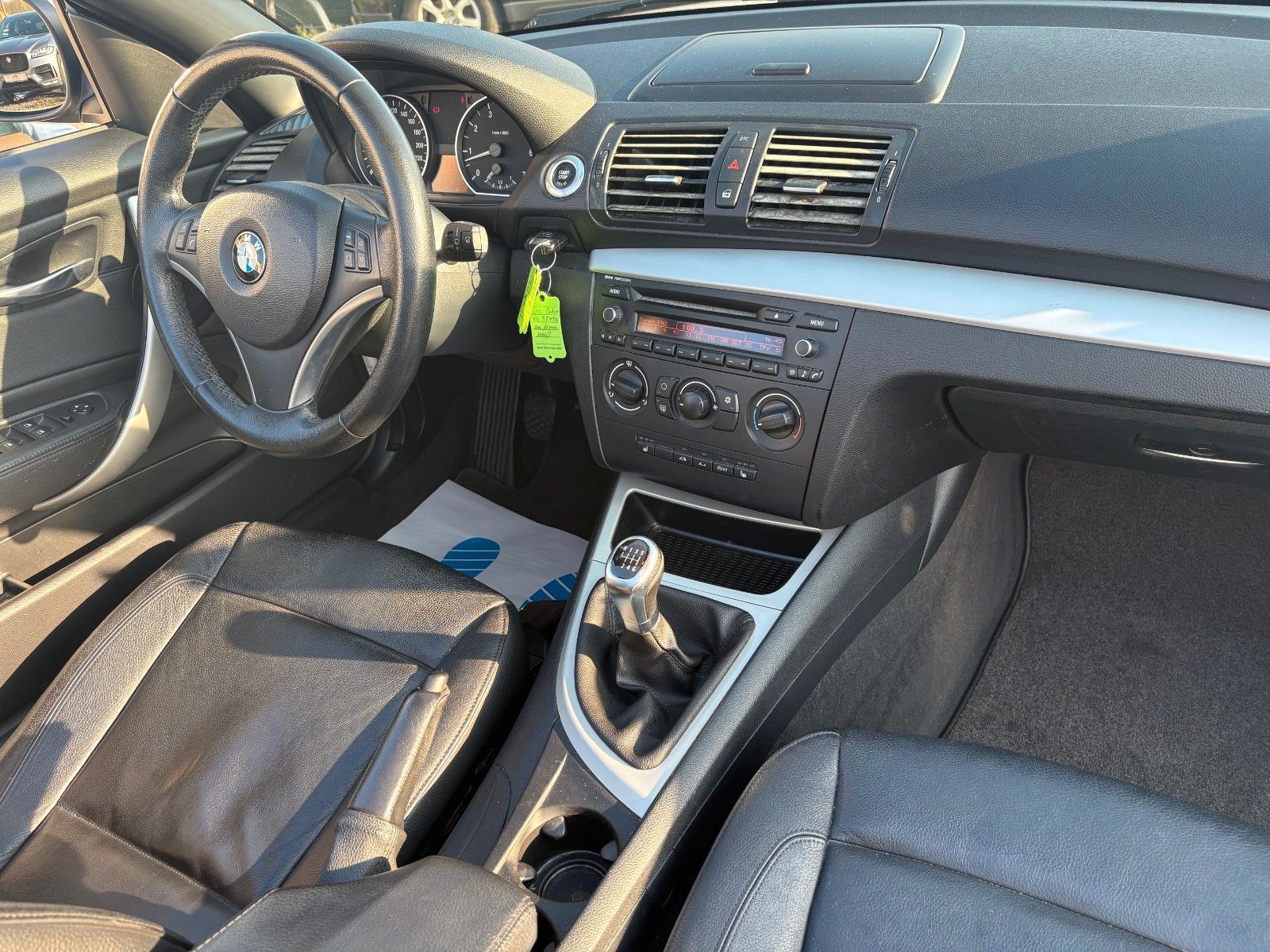 Fahrzeugabbildung BMW 118i Cabrio Leder Klima Tempo SCHECKHEFT SPORTLE