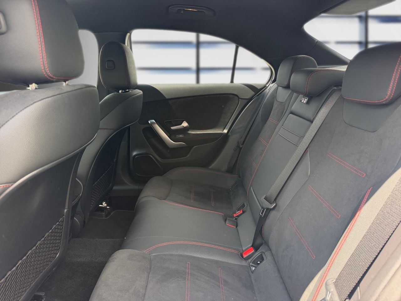 Fahrzeugabbildung Mercedes-Benz A 180 Limousine AMG+NIGHT+KEYLESS+LENKRADHEIZ+