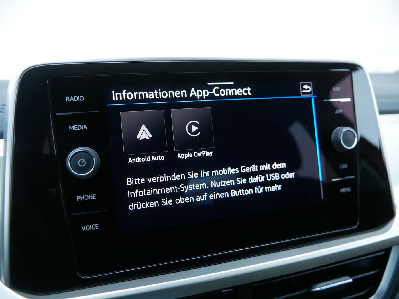 Fahrzeugabbildung Volkswagen T-Roc 1.0 MOVE NEU38T AHK Standheiz ACC LED SHZ