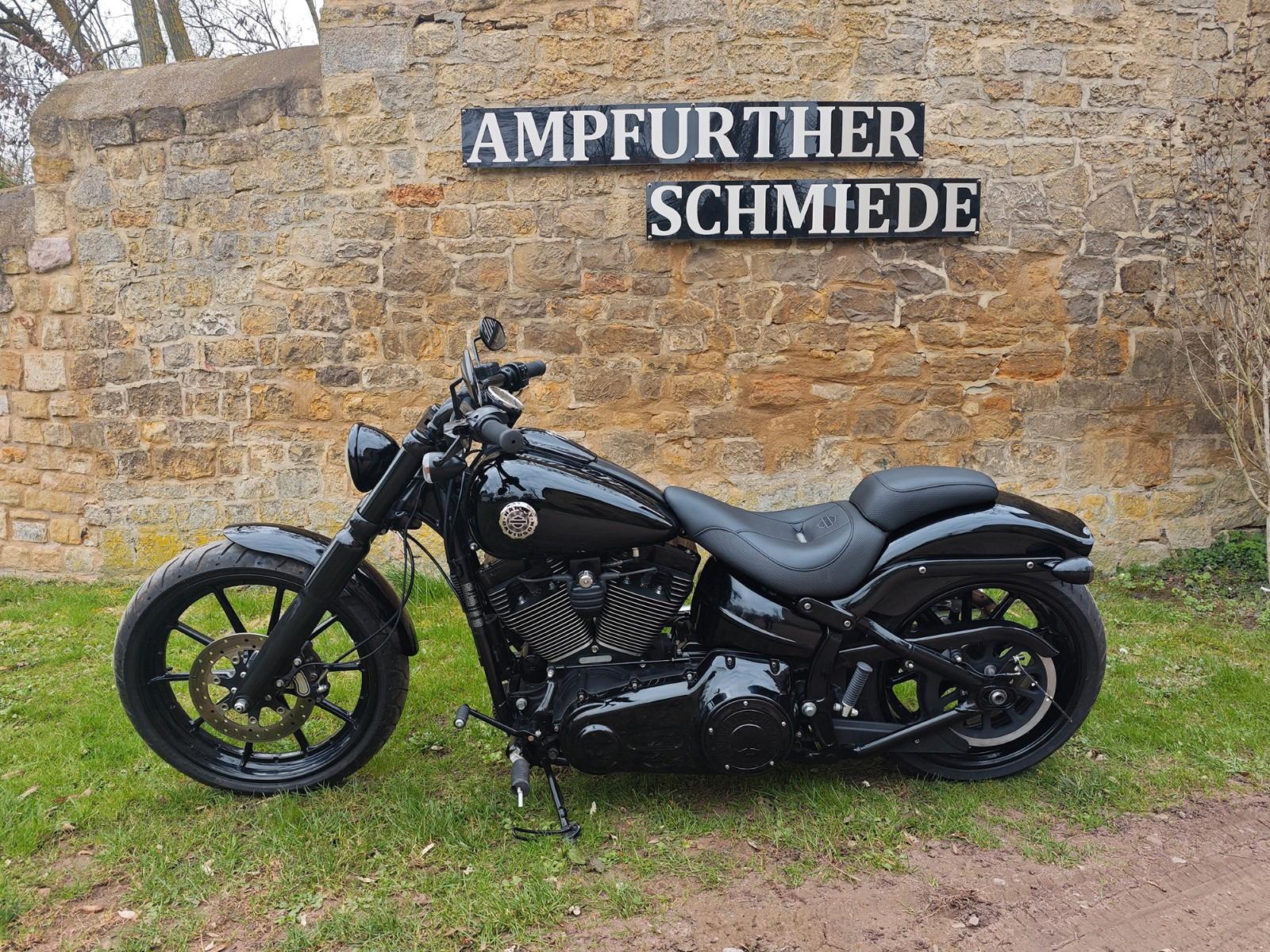 Harley-Davidson Softail Breakout