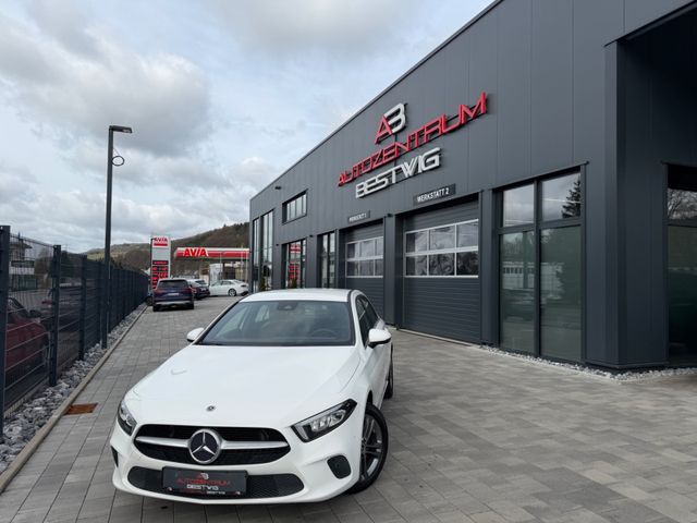 MERCEDES-BENZ A250 4-Matic*NAVI*SHZG*8-FACH*TEMPO*PDC