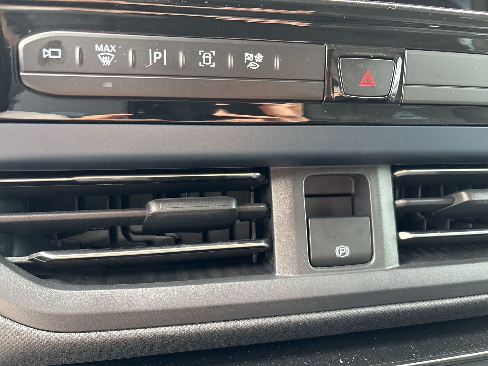 Fahrzeugabbildung Ford Transit Custom 320 L2 Motorcaravan Nugget Activ