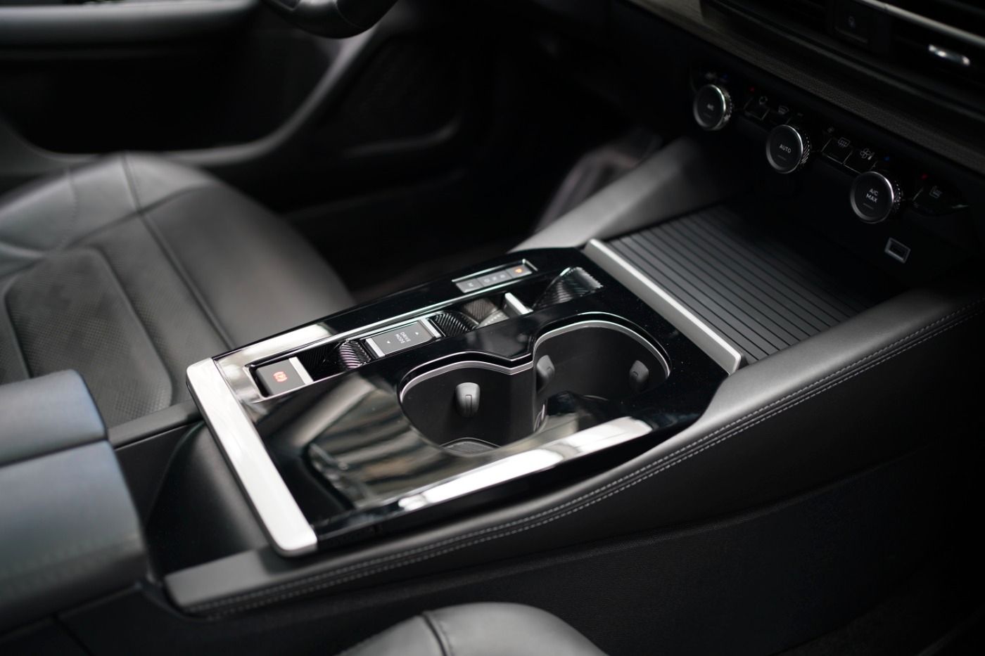 Fahrzeugabbildung Citroën C5 X PureTech 180 EAT8 Shine Pack Automatik Navi