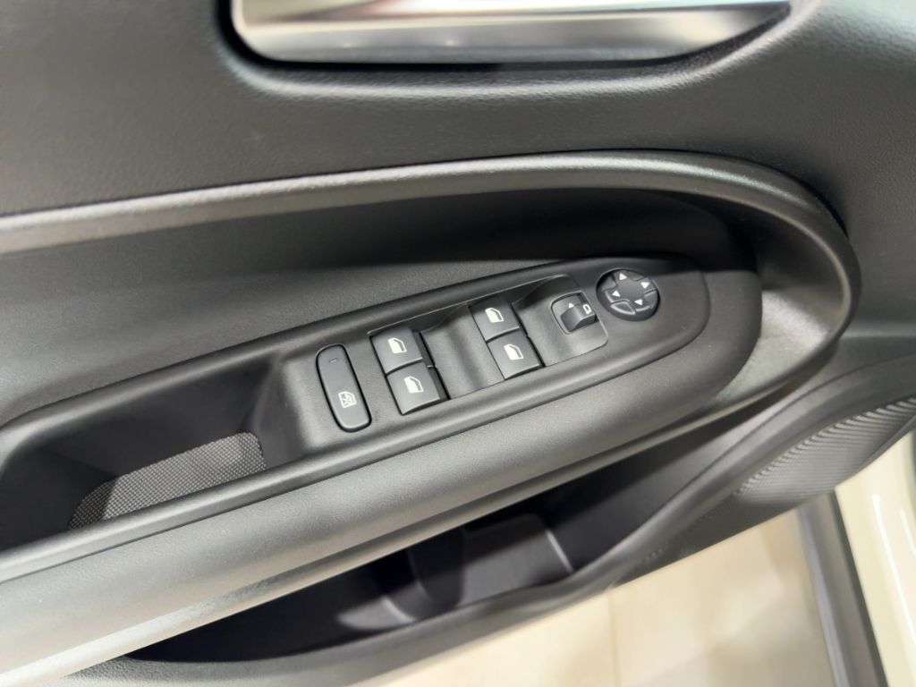 Fahrzeugabbildung Jeep Avenger e-hybrid Black Edition ALLWETTER WINTER
