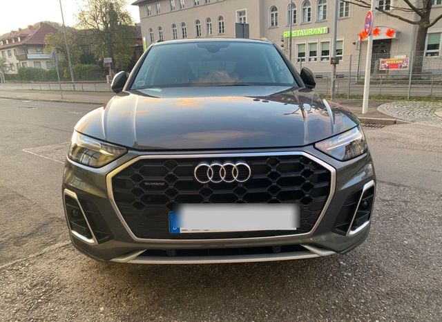 Audi Q5 40 TDi S-Line Mild Hybrid Standhei...