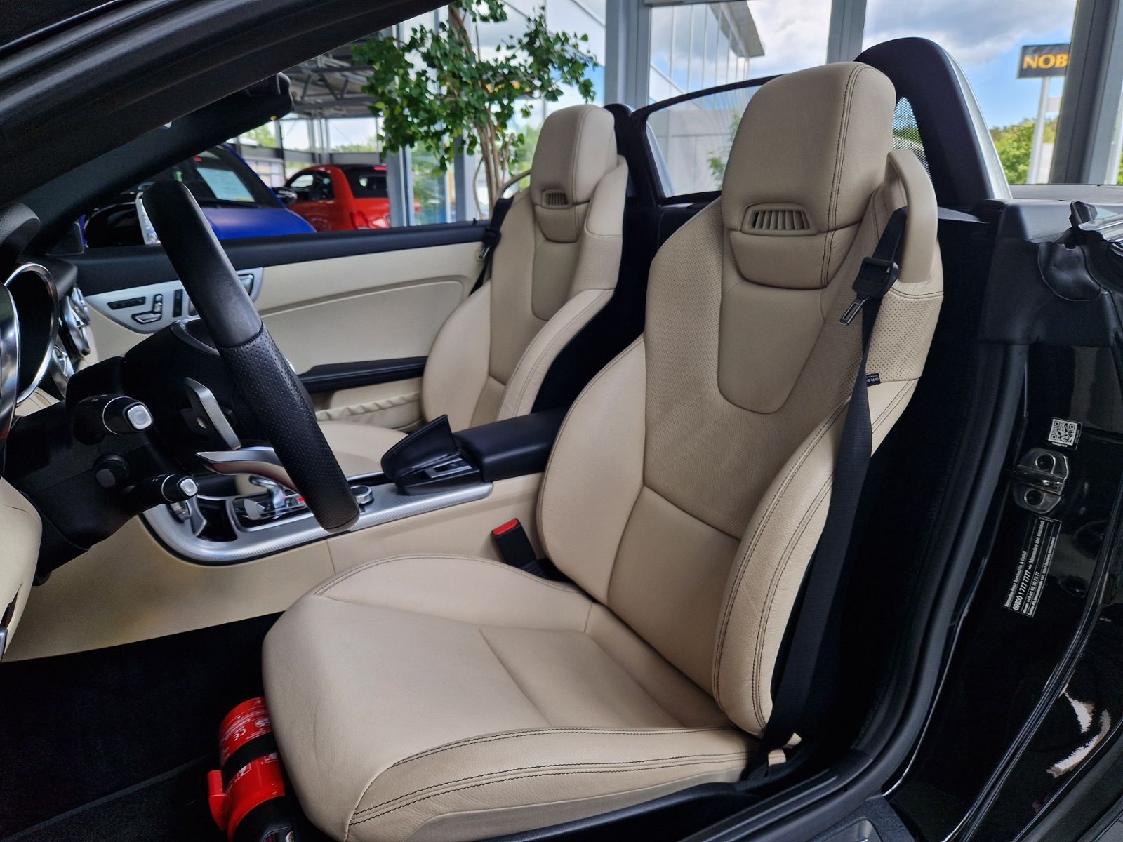 Fahrzeugabbildung Mercedes-Benz SLC 300 AMG Line LED NAVI ALU