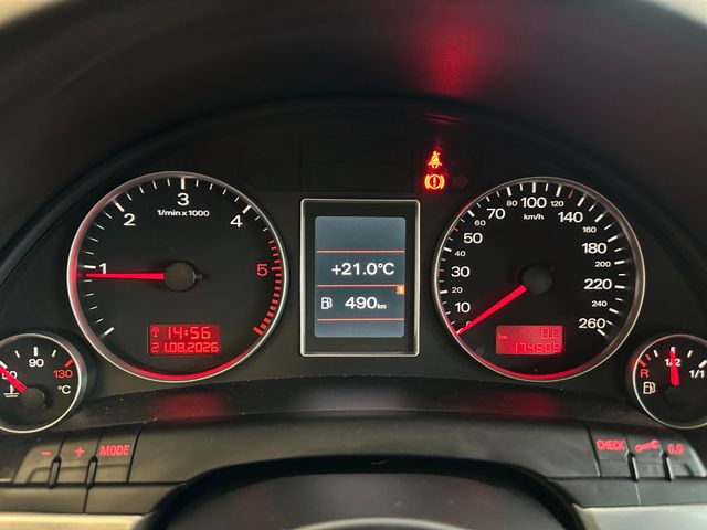 MYAUTOCENTER – Gebraucht- und Jahreswagen mit Werkstattservice in Pfaffenhofen Audi A4 Avan *TEMPO*PDC*NAVI*SZHZ*XENON*