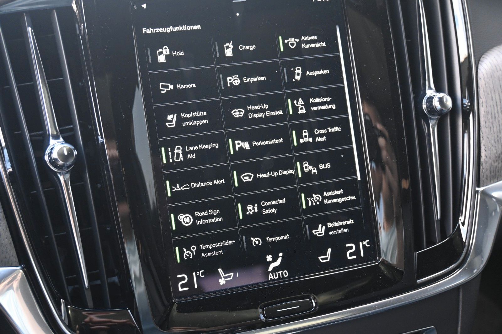 Fahrzeugabbildung Volvo V90 T8 AWD Recharge Inscription*PANO*360*H&K*HUD