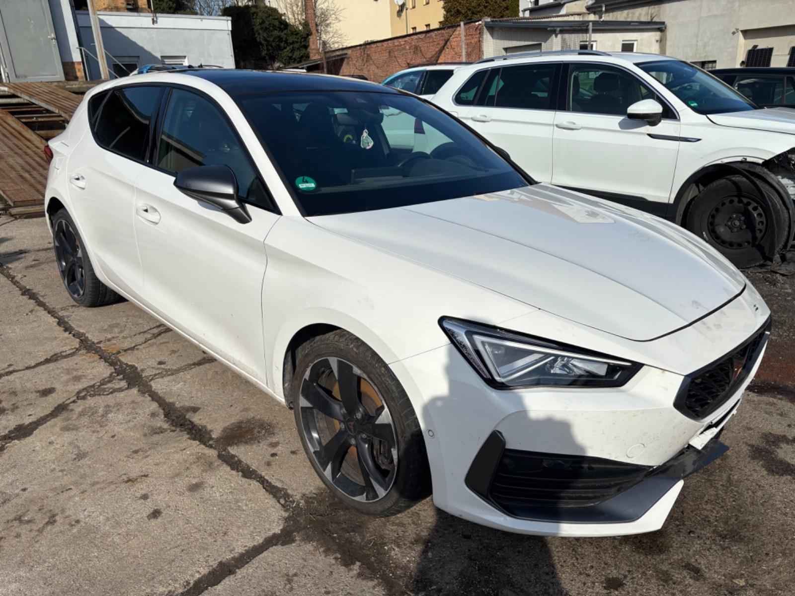 Cupra Leon MATRIX VIRTUAL PANORAMA