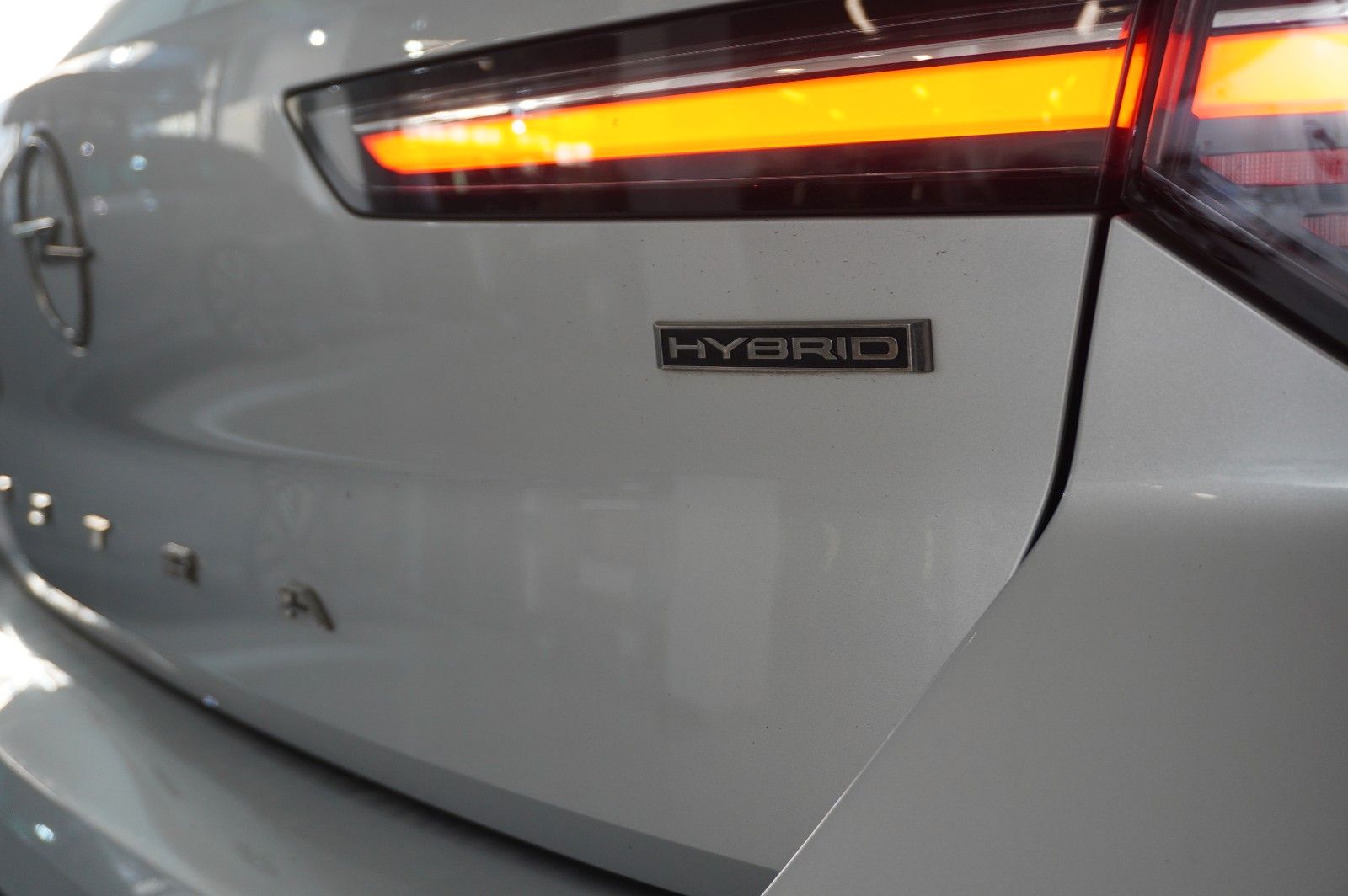 Fahrzeugabbildung Opel Astra L Lim. 1.6 HYBRID ELEGANCE NAVI/LED/KAMERA