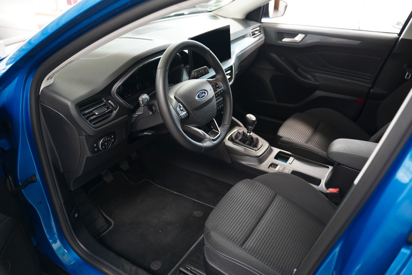Fahrzeugabbildung Ford Focus Active X*PANO*ACC*RFK*WINTER-P.*ALLWETTER