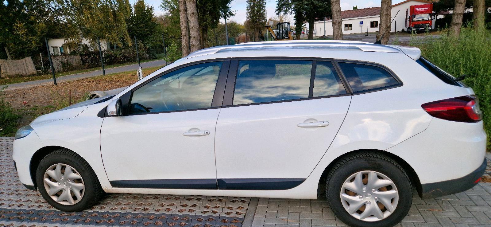 Renault Megane 2012 — rear view