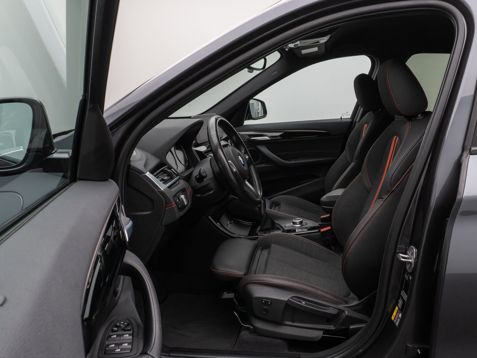 Fahrzeugabbildung BMW X1 xD25e SportLine Kamera HUD DAB Komfort 18Zoll