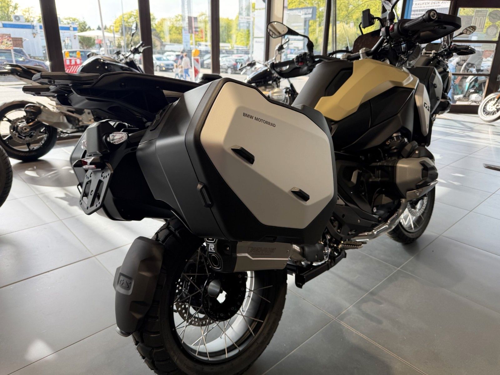 Fahrzeugabbildung BMW R1300GS ASA Sonder Edi. inkl. Koffer/Remus/Sitzb