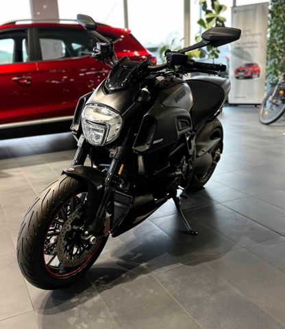 Ducati Diavel Carbon V4