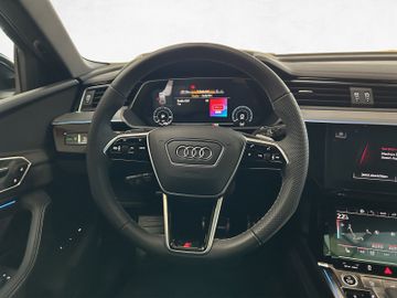 Audi Q8 e-tron - 11