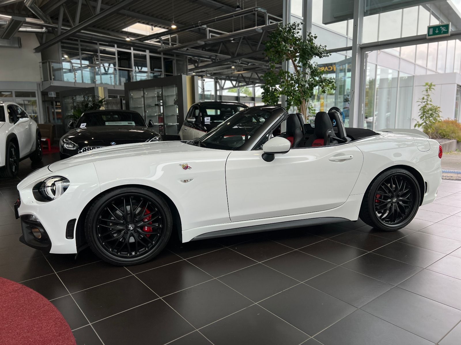 Fahrzeugabbildung Abarth 124 Spider Turbo Turismo LED LEDER