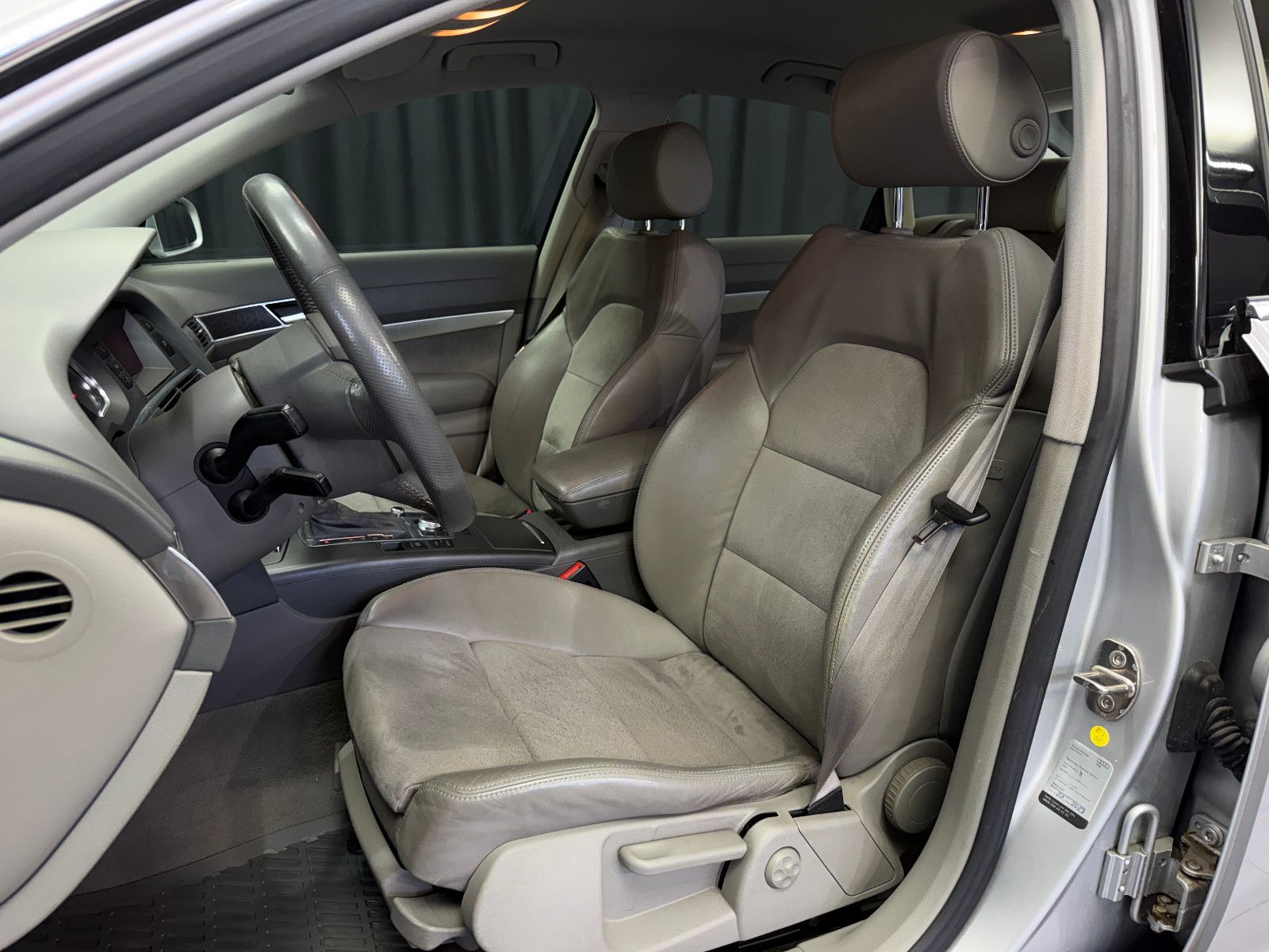 Fahrzeugabbildung Audi A6 Lim. 3.0 TDI quattro|D-FZG|U-FREI|PDC|TÜV Neu